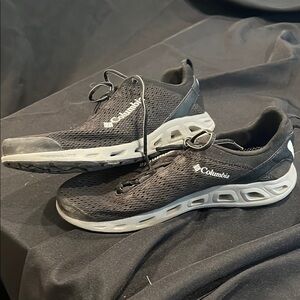 Columbia Men's Black and Gray Athletic Shoes